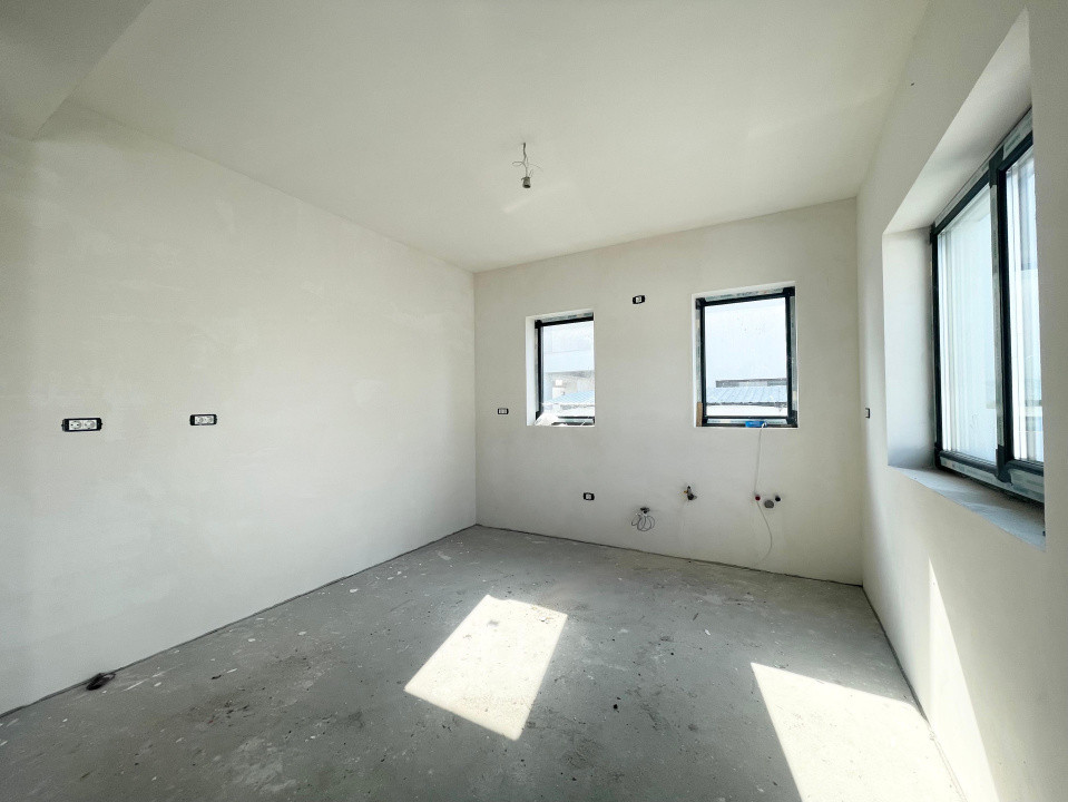 Duplex 3 camere 92mp Mosnita Noua