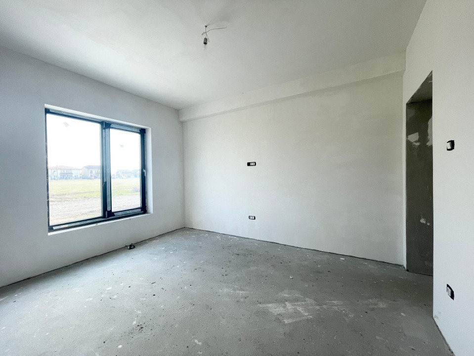 Duplex 3 camere 92mp Mosnita Noua