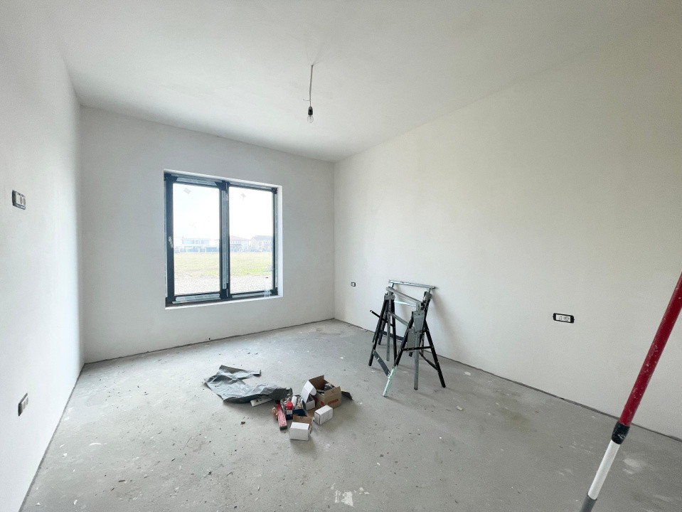 Duplex 3 camere 92mp Mosnita Noua