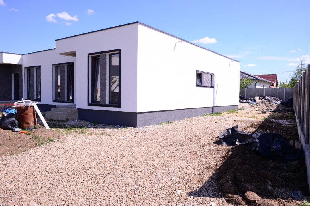 Duplex modern, perete dublu, 4 camere, 84 mp utili, proiect inedit - Sanandrei