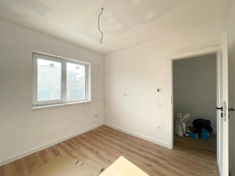 Duplex 5 camere, separat prin CT Mosnita Noua