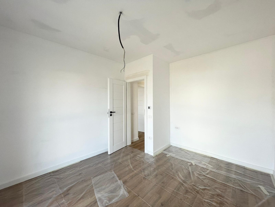 Duplex 5 camere, separat prin CT Mosnita Noua