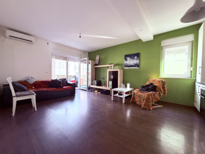 Apartament 3 camere , 58 mp utili , etaj 1/2 - Zona Bucovina