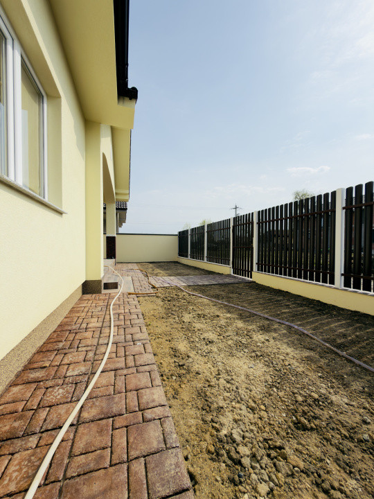 Duplex despartit prin camera tehnica, 3 camere - Beregsau Mare