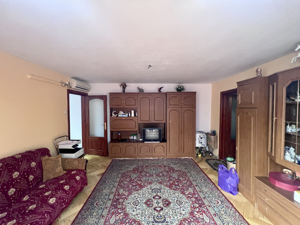  Apartament 3 camere, 78 mp utili + garaj si boxa, etaj 1 - Zona Modern 