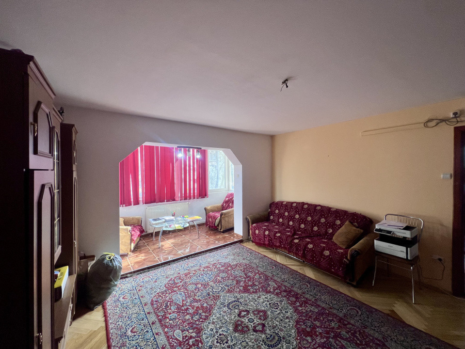  Apartament 3 camere, 78 mp utili + garaj si boxa, etaj 1 - Zona Modern 