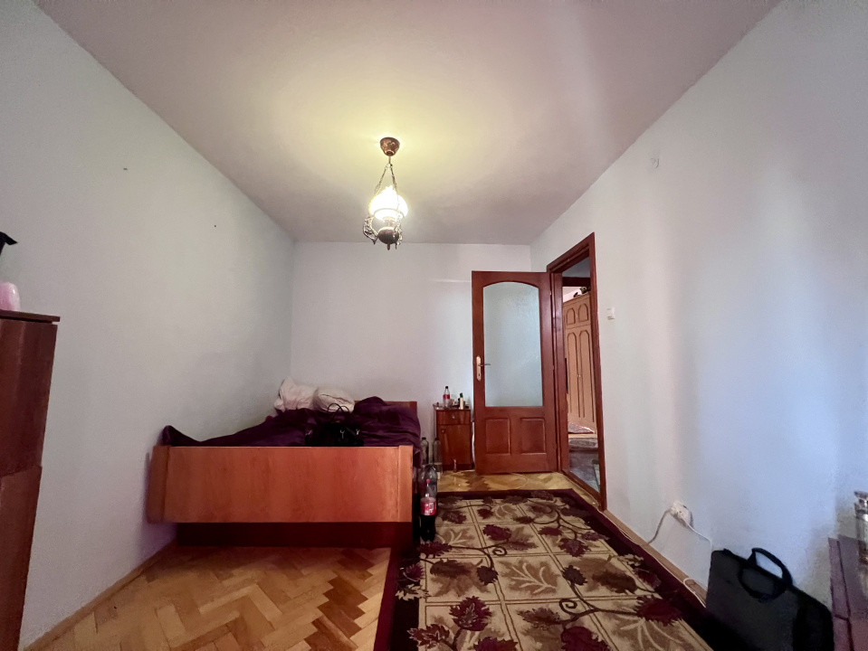  Apartament 3 camere, 78 mp utili + garaj si boxa, etaj 1 - Zona Modern 