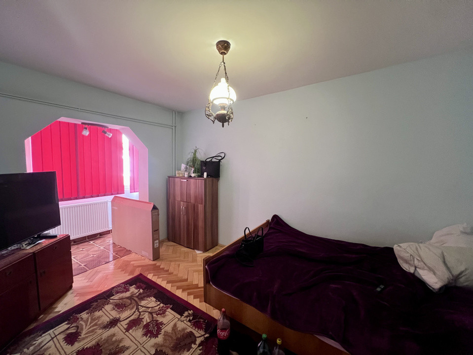  Apartament 3 camere, 78 mp utili + garaj si boxa, etaj 1 - Zona Modern 