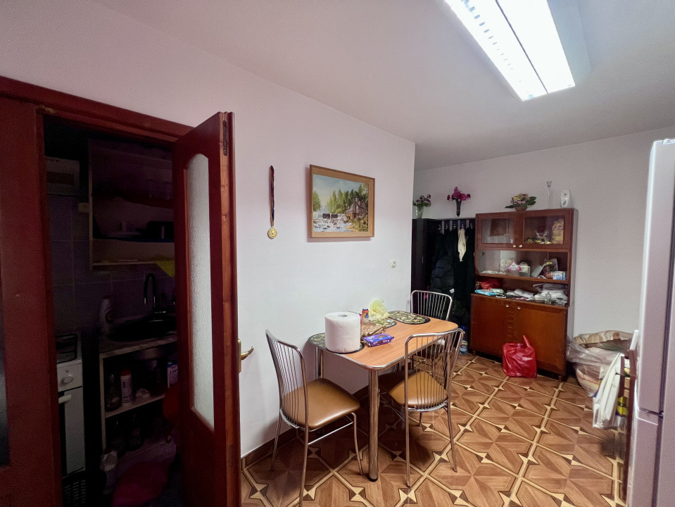  Apartament 3 camere, 78 mp utili + garaj si boxa, etaj 1 - Zona Modern 