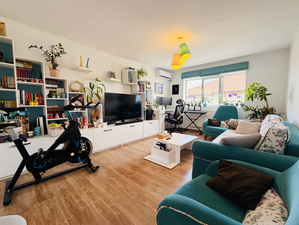 Apartament 3 camere , 64 mp utili , decomandat - Soarelui