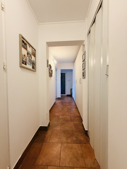Apartament 3 camere , 64 mp utili , decomandat - Soarelui
