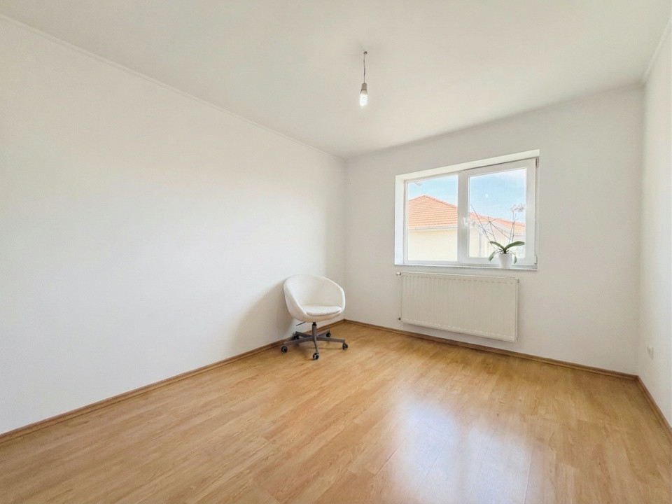 Apartament 3 camere , 64 mp utili , decomandat - Soarelui