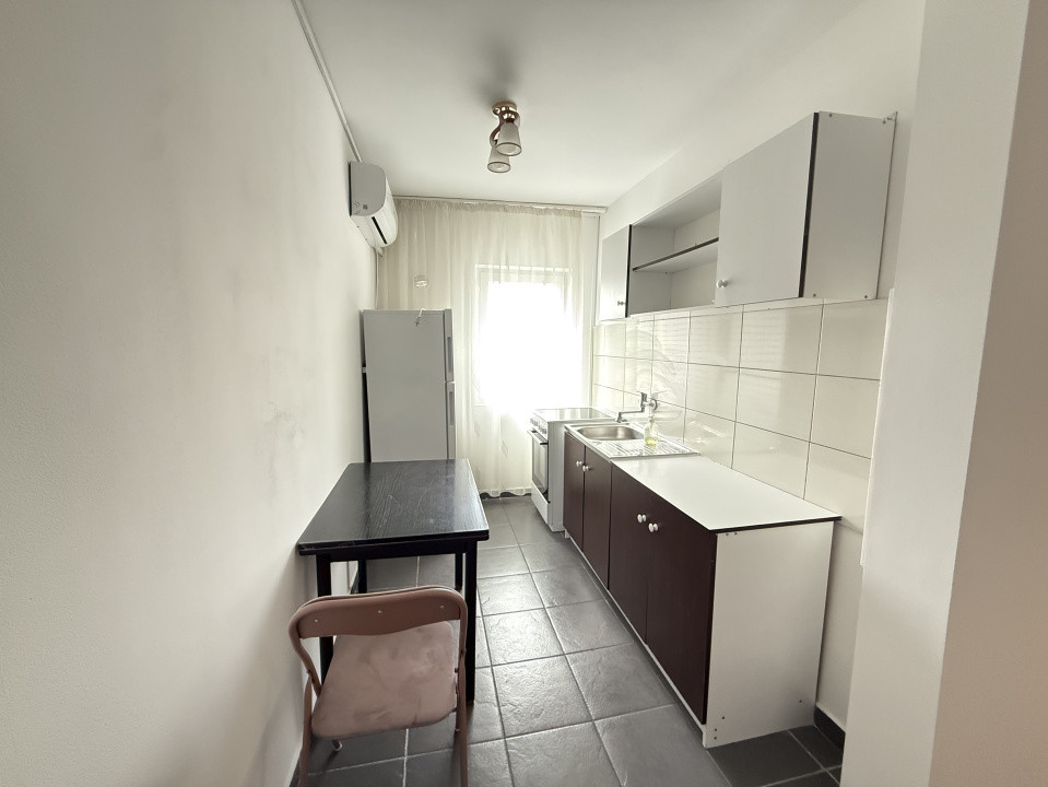 Apartament spatios, o camera, 31 mp utili + balcon - Buziasului