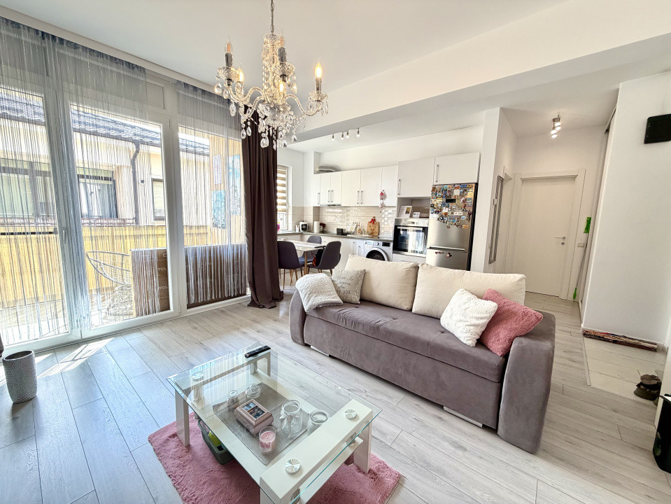 Apartament 2 camere, 44 mp utili, mobilat/utilat - zona Cora