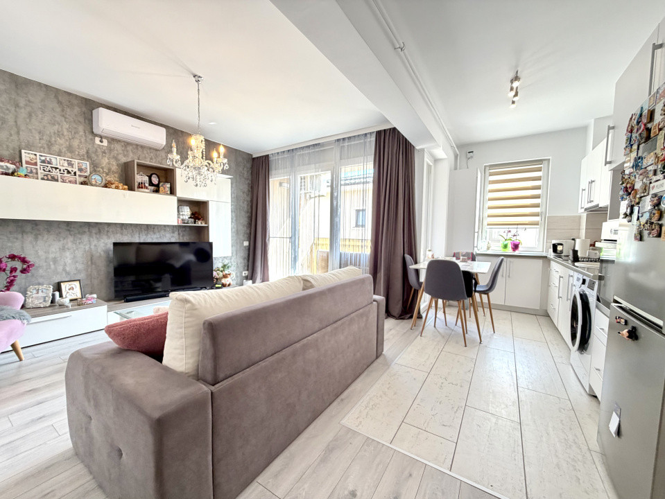 Apartament 2 camere, 44 mp utili, mobilat/utilat - zona Cora