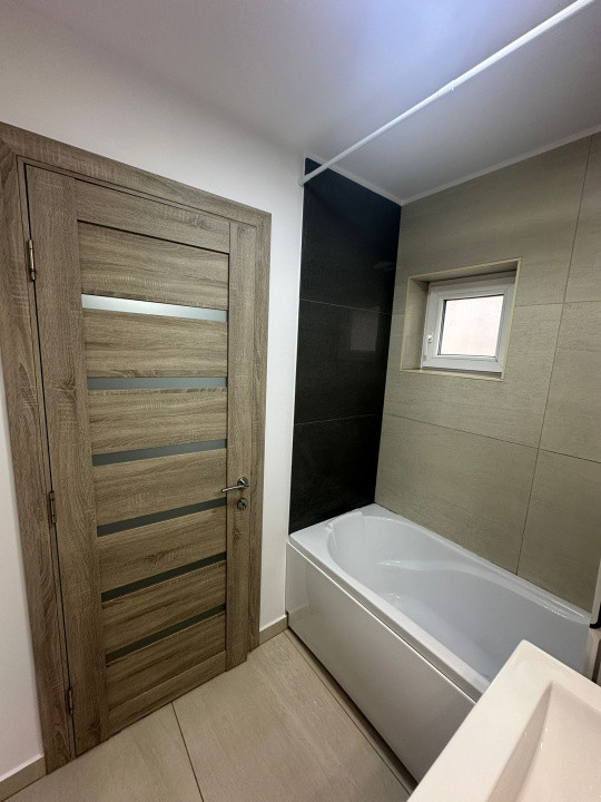 Apartament 2 camere, decomandat, 43 mp util + balcon - Dambovita