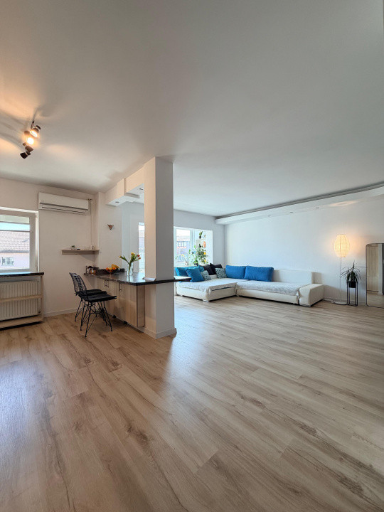 Apartament spatios, 4 camere, decomandat, 87 mp utili + 2 balcoane - Sagului