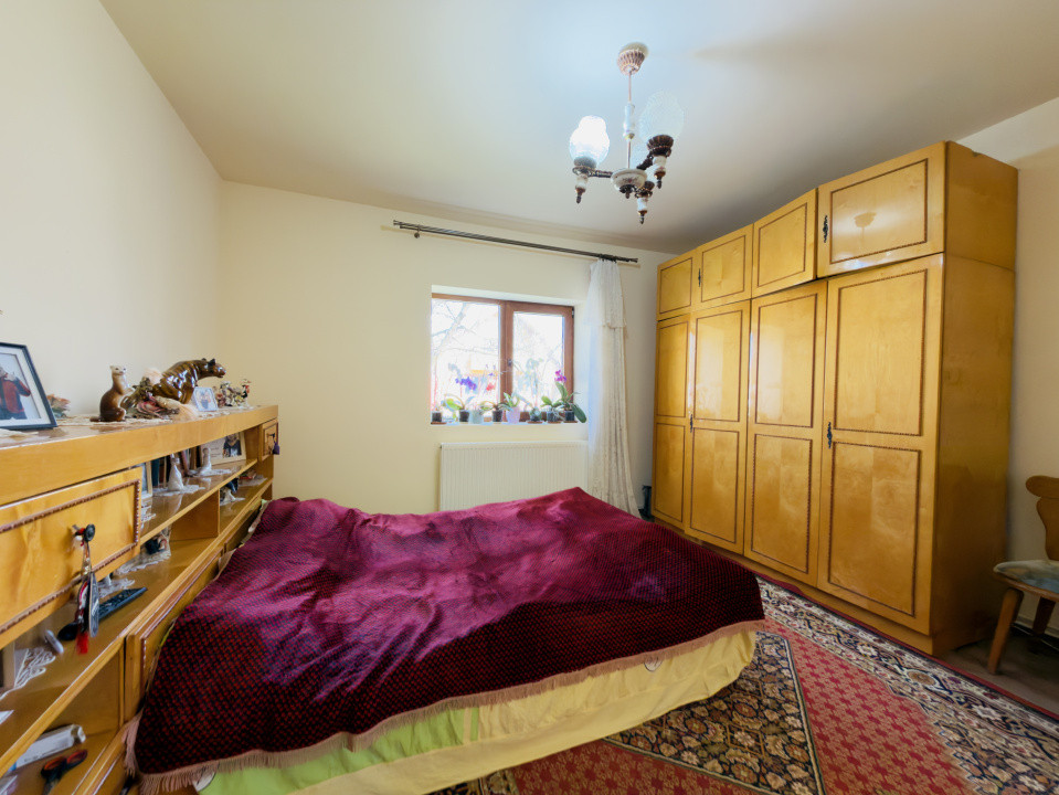 Casa individuala 2 camere, 933mp teren in Utvin 