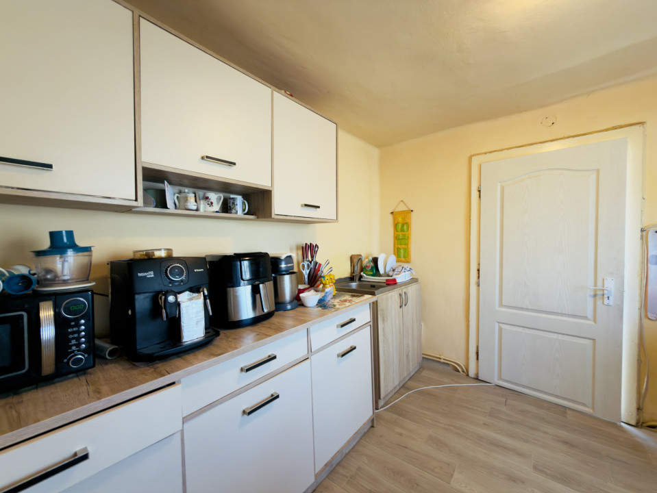 Casa individuala 2 camere, 933mp teren in Utvin 