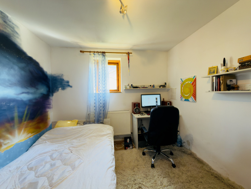 Casa individuala 2 camere, 933mp teren in Utvin 