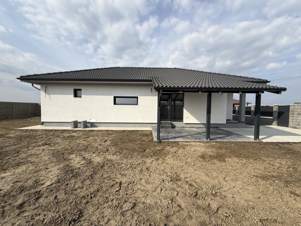 Casa individuala, 4 camere, 105 utili, 580 teren, comision 0% Sanmihaiu Roman