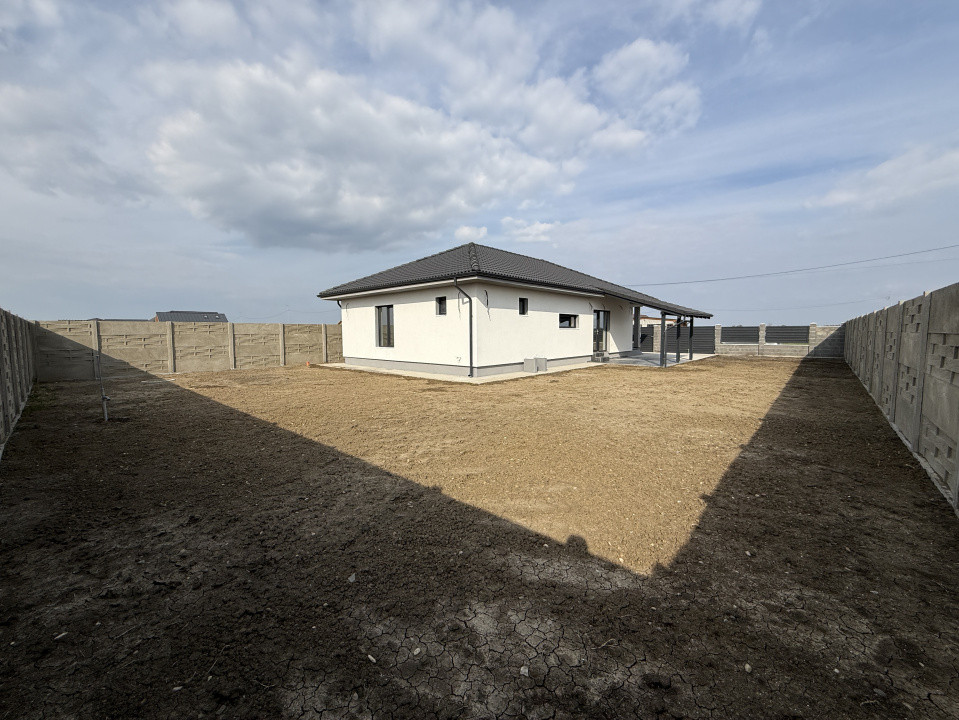 Casa individuala, 4 camere, 105 utili, 580 teren, comision 0% Sanmihaiu Roman