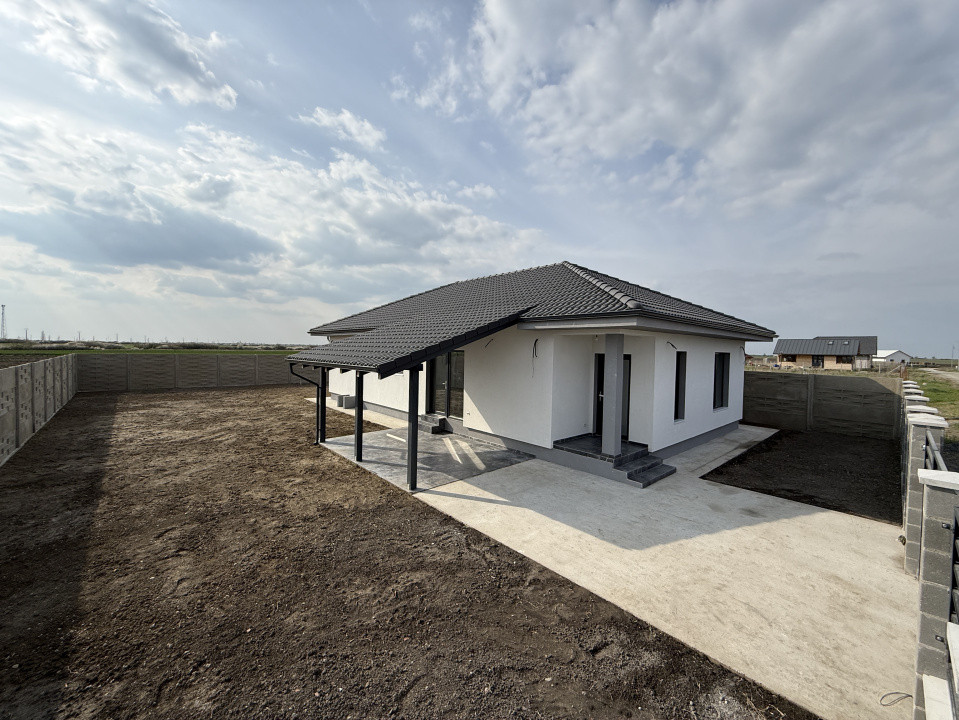 Casa individuala, 4 camere, 105 utili, 580 teren, comision 0% Sanmihaiu Roman