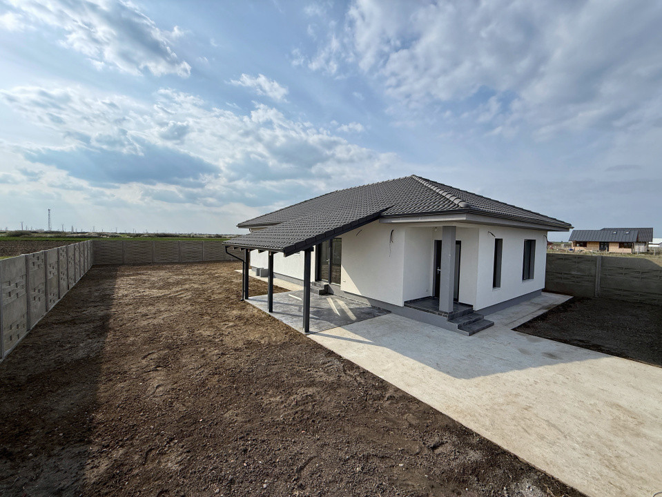 Casa individuala, 4 camere, 105 utili, 580 teren, comision 0% Sanmihaiu Roman