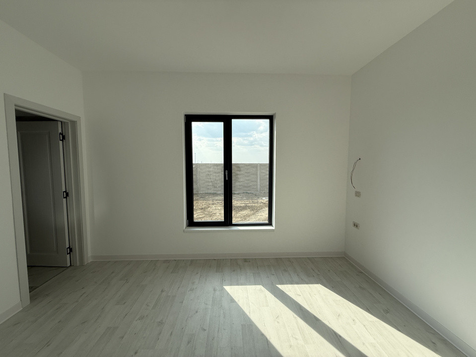 Casa individuala, 4 camere, 105 utili, 580 teren, comision 0% Sanmihaiu Roman