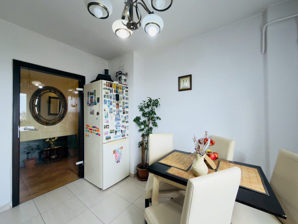 Apartament 3 camere, 77mp utili, zona Modern 
