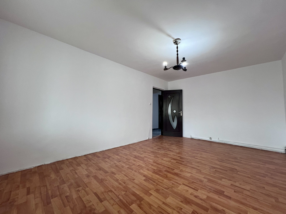  Apartament spatios, 3 camere, decomandat, 65 mp utili - Modern