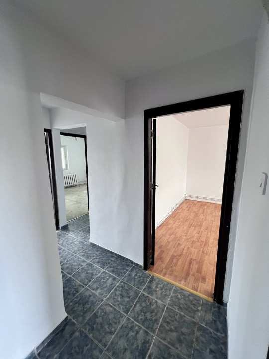  Apartament spatios, 3 camere, decomandat, 65 mp utili - Modern