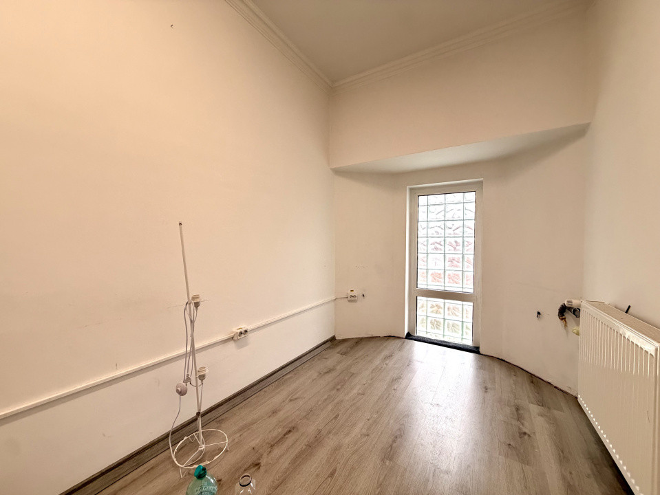 Spatiu comercial de vanzare, 81 mp utili, VAD bun - Dumbravita