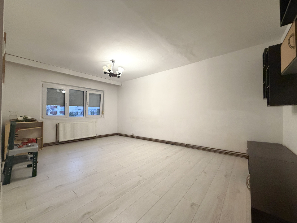 Apartament 3 camere, 70mp utili, parter, renovat - Zona Dâmbovița 