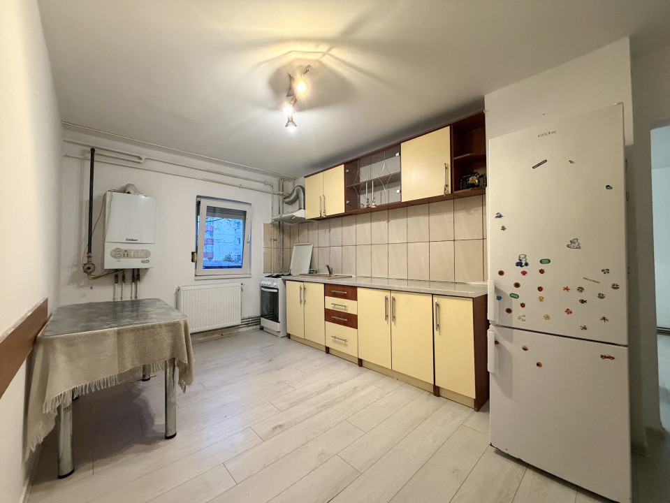 Apartament 3 camere, 70mp utili, parter, renovat - Zona Dâmbovița 