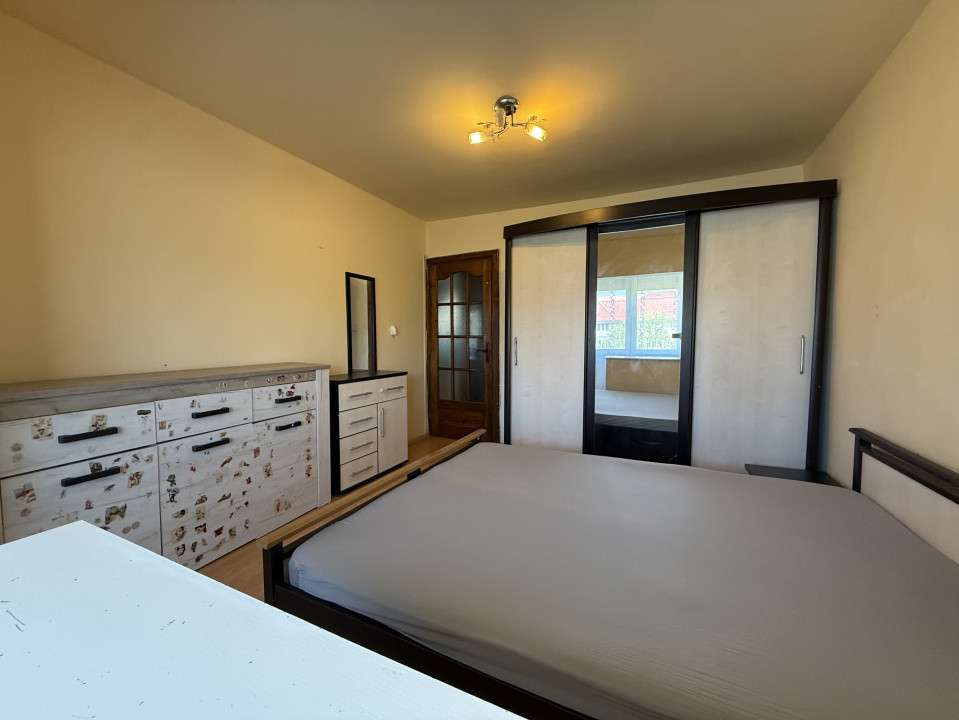 Apartament spatios, 3 camere, decomandat - Lipovei