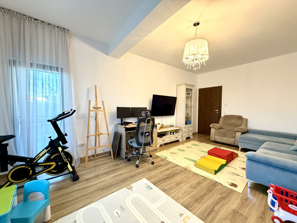 Duplex, perete dublu, 5 camere, 130 mp utili, 300 mp teren - Dumbravita