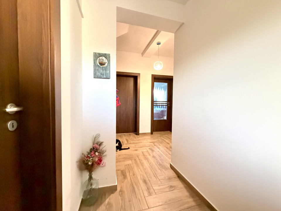 Duplex, perete dublu, 5 camere, 130 mp utili, 300 mp teren - Dumbravita