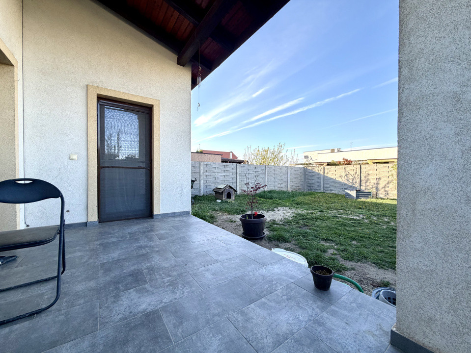 Duplex, perete dublu, 5 camere, 130 mp utili, 300 mp teren - Dumbravita