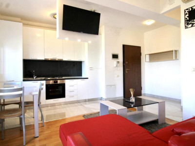 Apartament 2 camere, 38 mp utili, complet mobilat - Zona Aradului