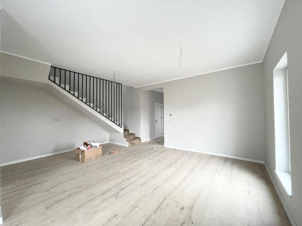 Duplex separat prin CT 4 camere - toate utilitatile - Mosnita Veche