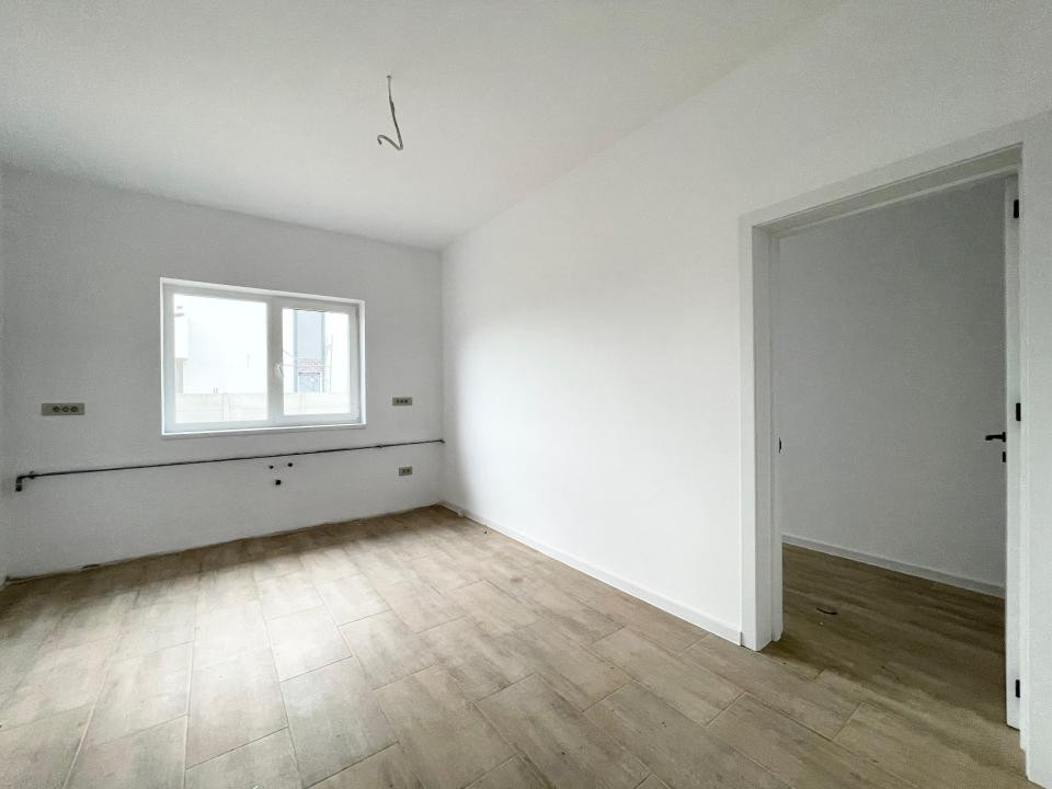 Duplex separat prin CT 4 camere - toate utilitatile - Mosnita Veche