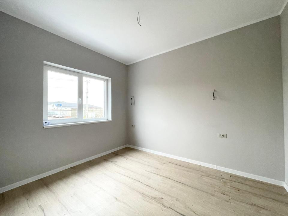 Duplex separat prin CT 4 camere - toate utilitatile - Mosnita Veche