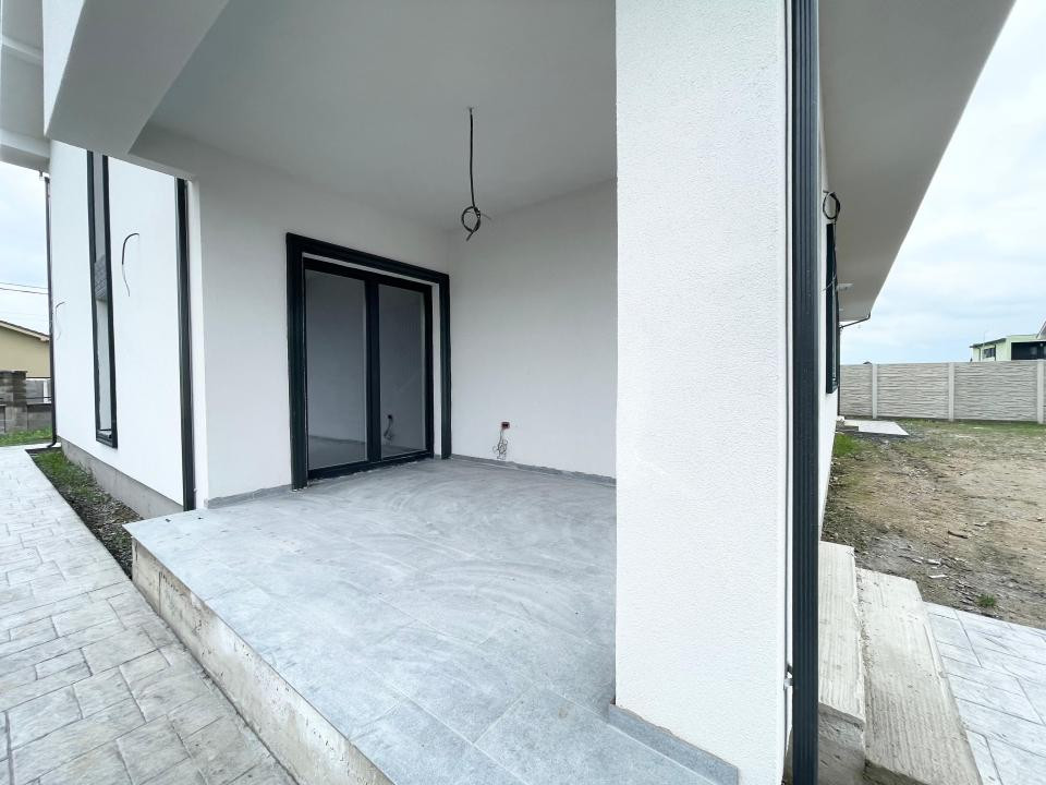 Duplex separat prin CT 4 camere - toate utilitatile - Mosnita Veche