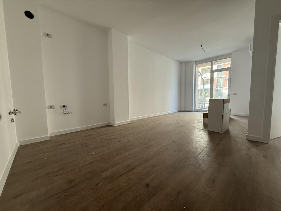 Apartament 2 camere, open-space, parter - Torontalului