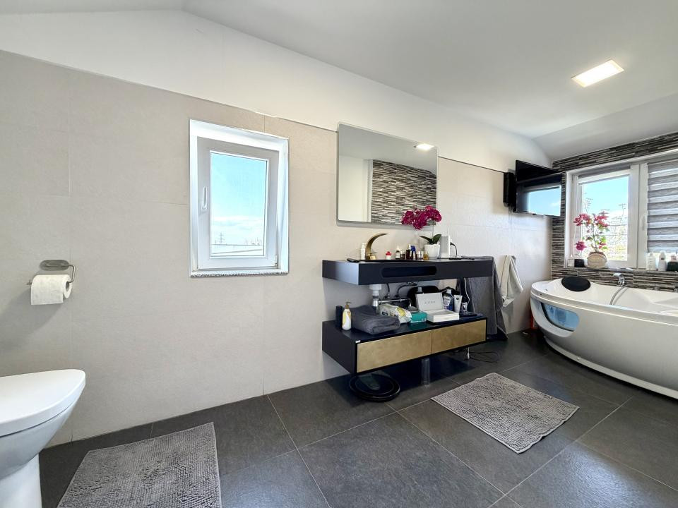 Duplex premium cu 4 camere, 135 mp utili, zona centrala - Dumbravita 