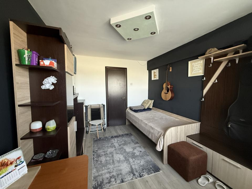 Garsoniera spatioasa, 18 mp, etaj 1, mobilata si utilata - Fratelia