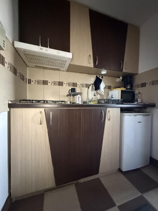 Garsoniera spatioasa, 18 mp, etaj 1, mobilata si utilata - Fratelia