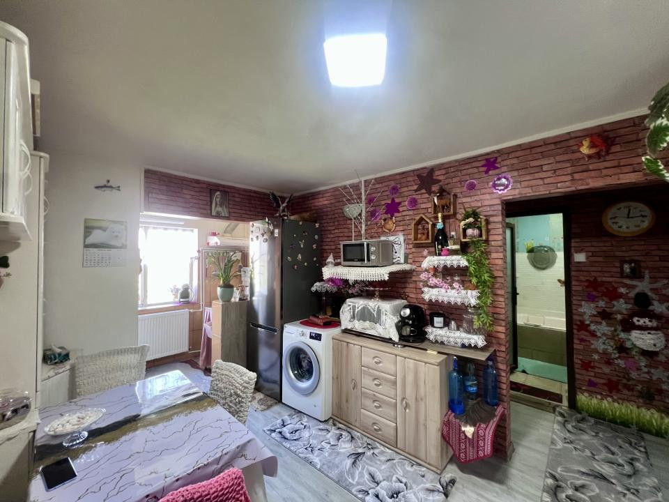  Apartament modern, 2 camere, 43 mp, decomandat, mobilat si utilat - Lipovei