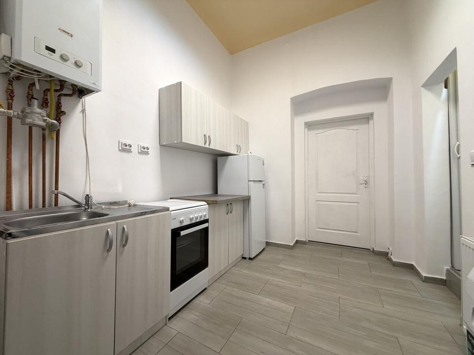 Apartament 1 cameră, 27 mp utili, etaj 1, renovat-Complexul studențesc 